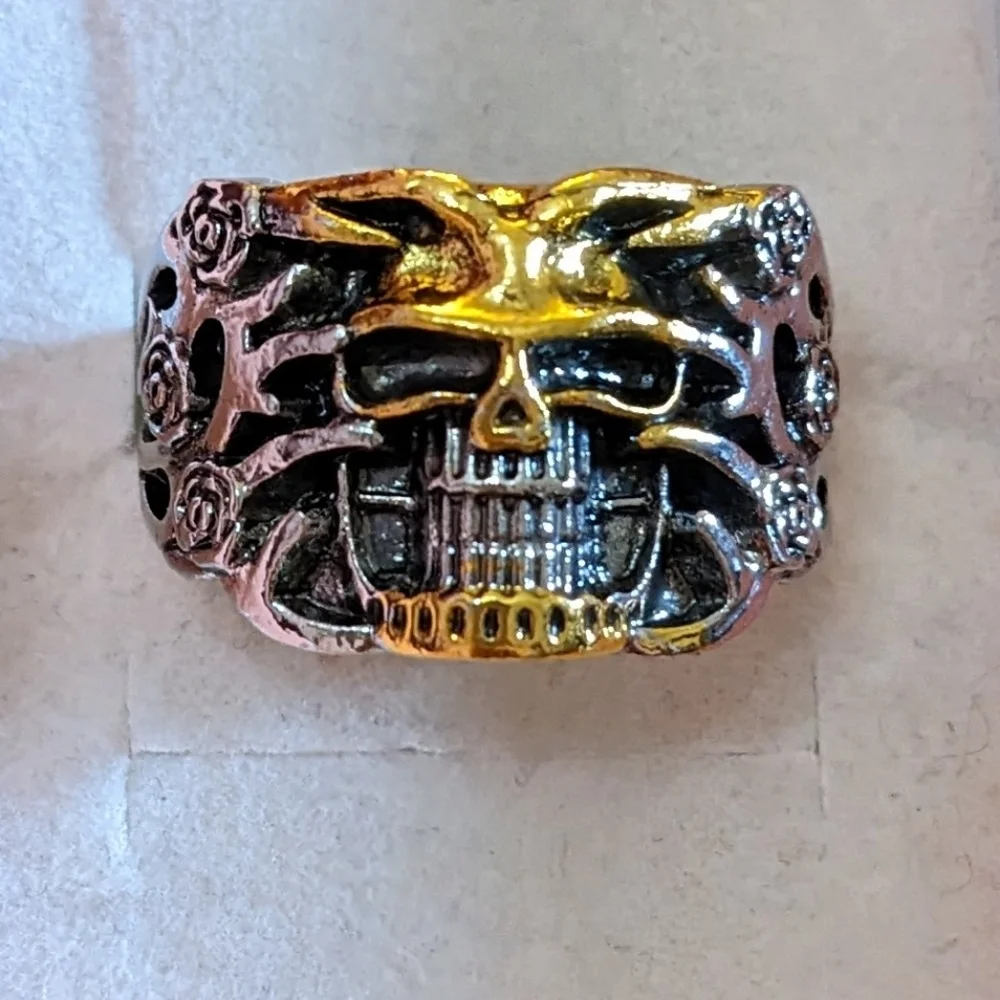 New Silver And Gold Colored Men's Skull Ring, Size 11, 12, or 13, T2B4F
